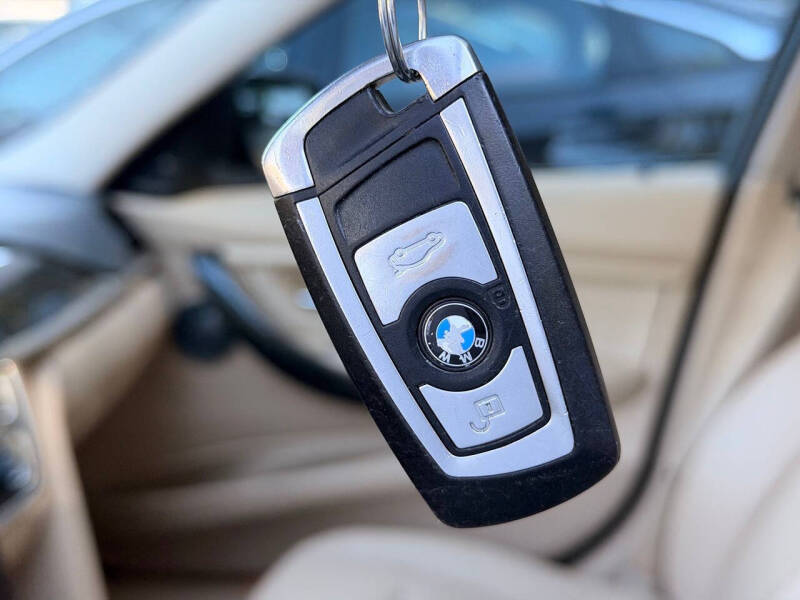 2013 BMW 3 Series 328i