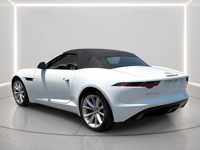 2019 Jaguar F-TYPE P300