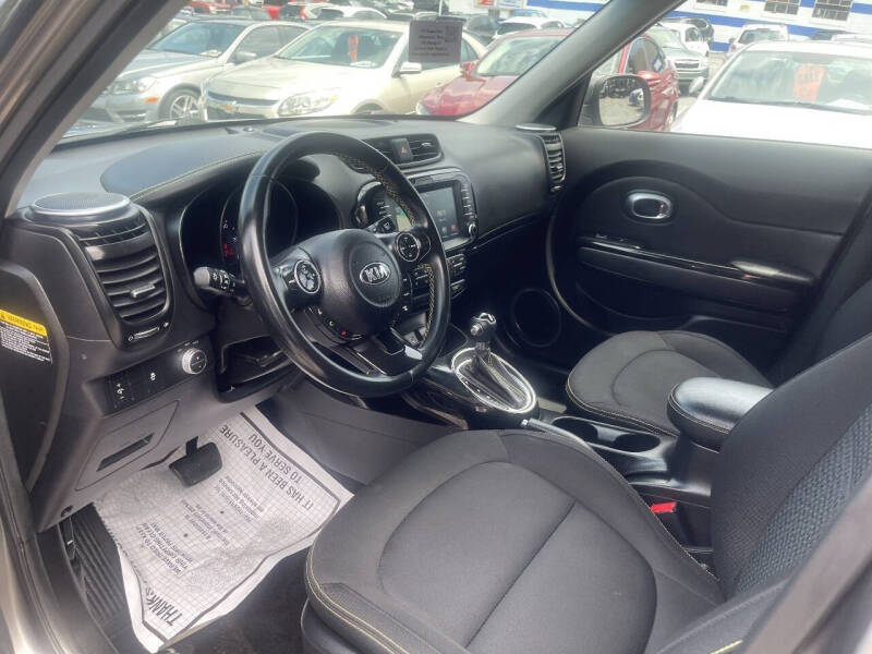 2016 Kia Soul +