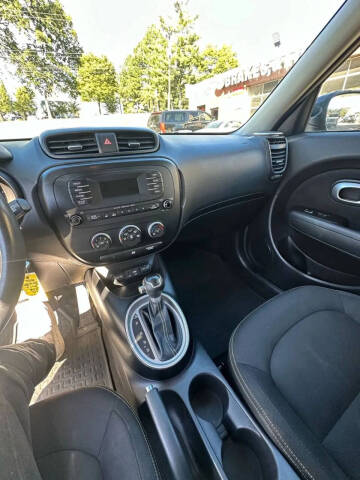 2015 Kia Soul +