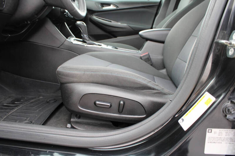 2018 Chevrolet Cruze LT Auto