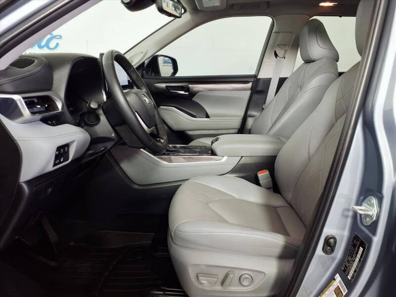 2024 Toyota Highlander Platinum