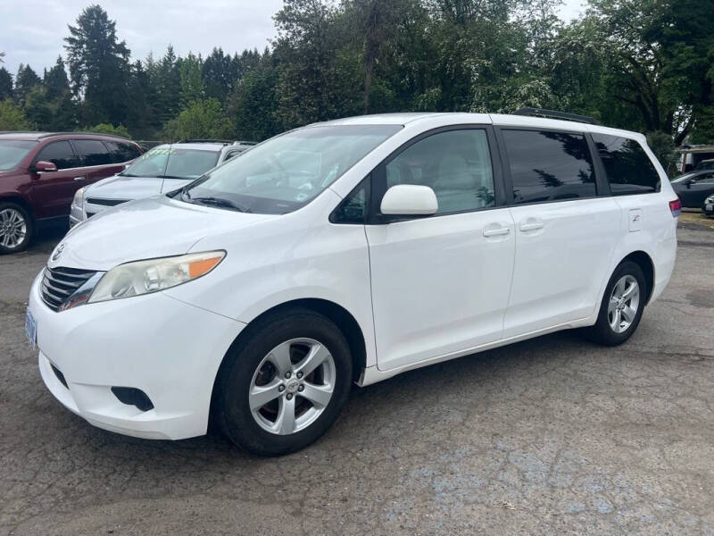 2012 Toyota Sienna Base 7-Passenger