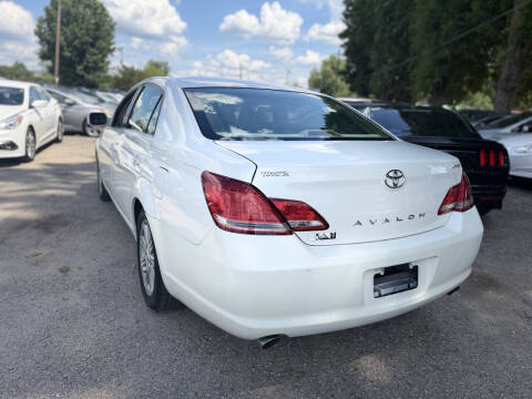 2005 Toyota Avalon Limited