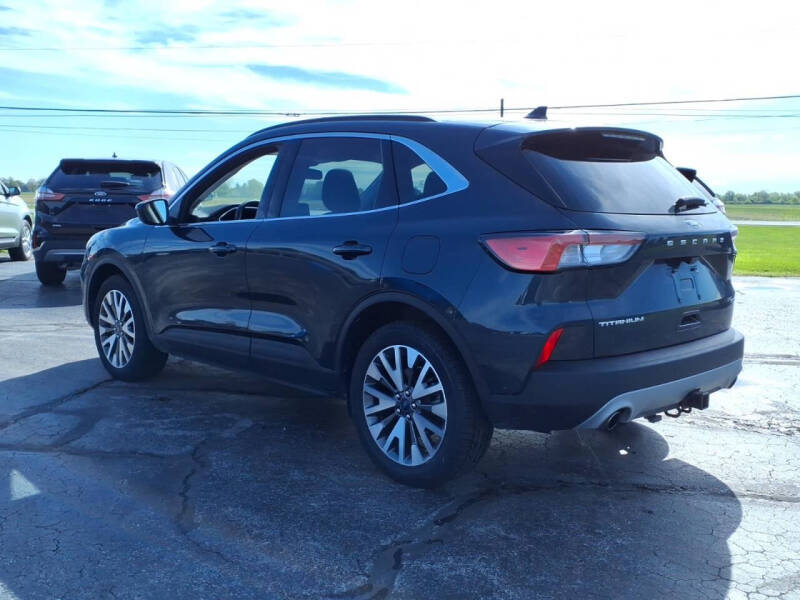 2022 Ford Escape Titanium