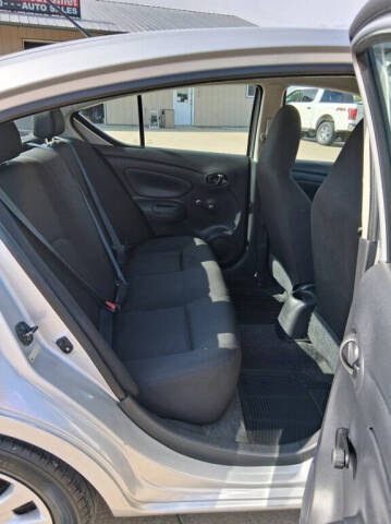 2015 Nissan Versa 1.6 S