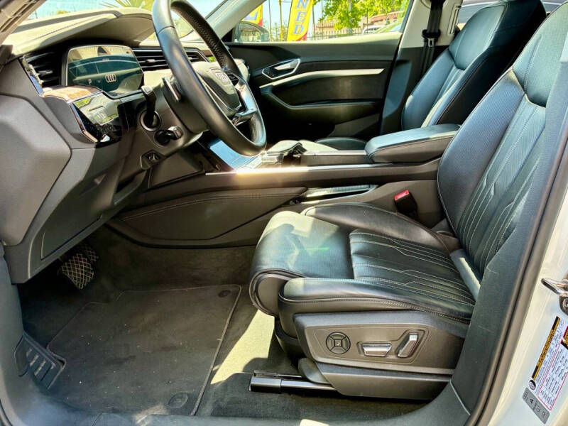 2019 Audi e-tron quattro Prestige