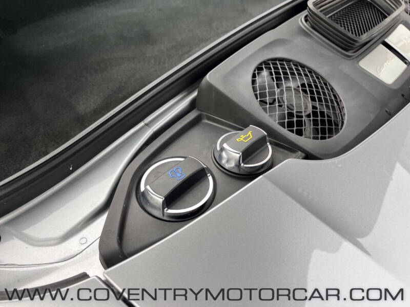 2018 Porsche 911 Carrera