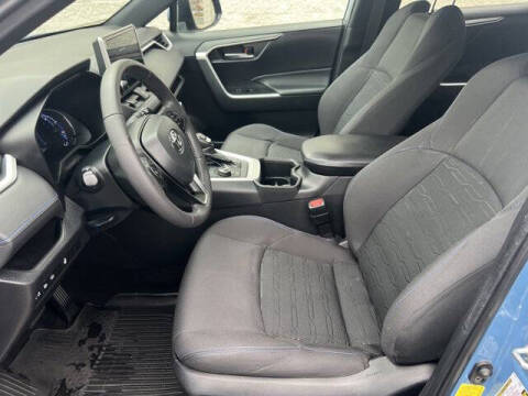 2023 Toyota RAV4 Hybrid SE