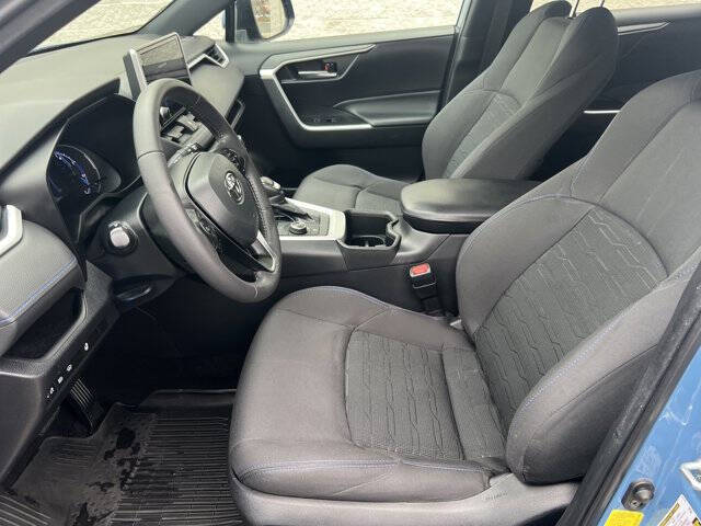 2023 Toyota RAV4 Hybrid SE