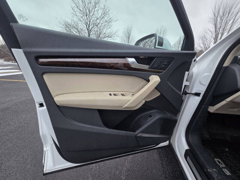 2018 Audi Q5 2.0T quattro Premium Plus