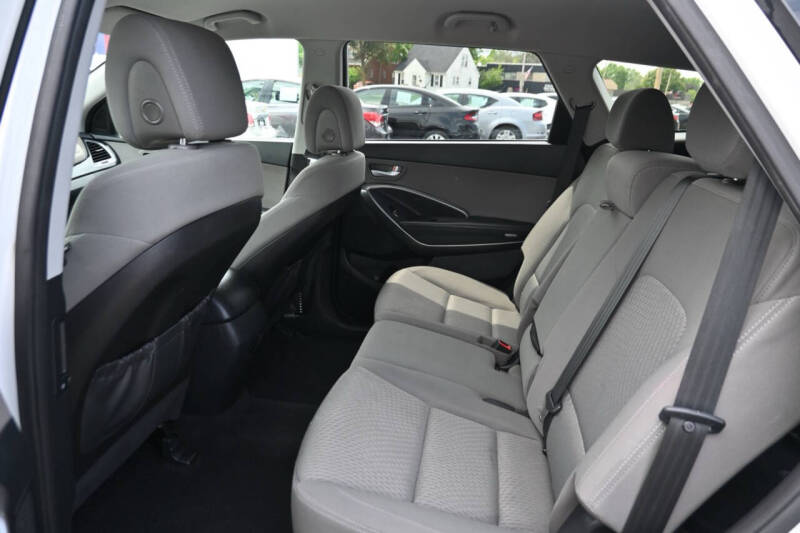 2016 Hyundai Santa Fe SE