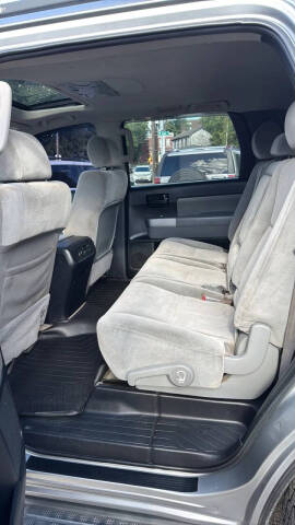 2008 Toyota Sequoia SR5