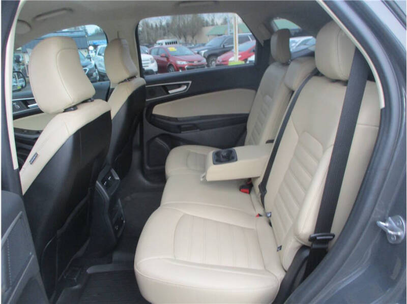 2021 Ford Edge