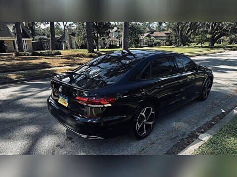 2022 Volkswagen Passat R-Line