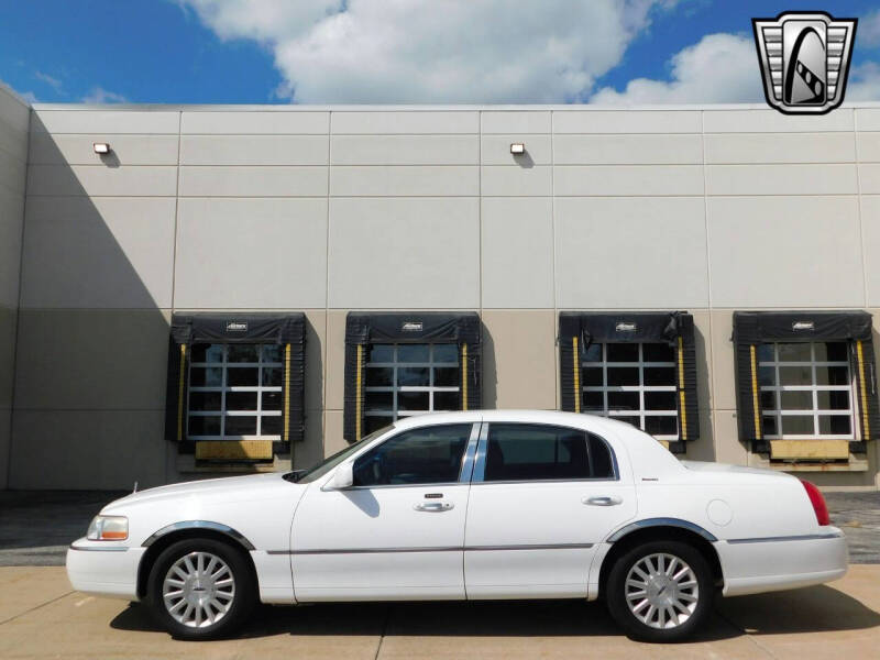 2003 Lincoln Town Car Executive