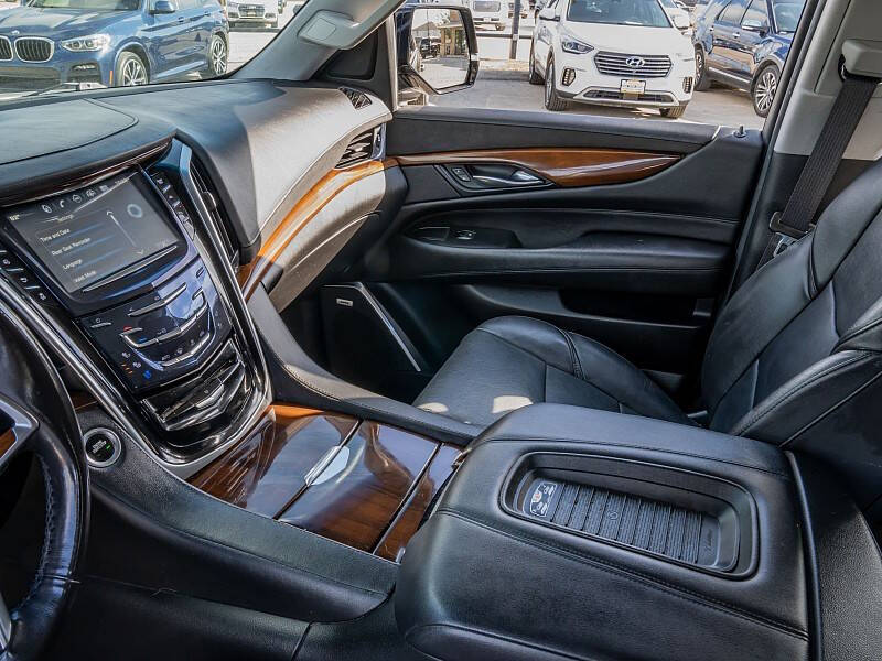 2019 Cadillac Escalade Luxury
