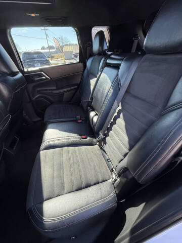 2022 Mitsubishi Outlander Black Edition