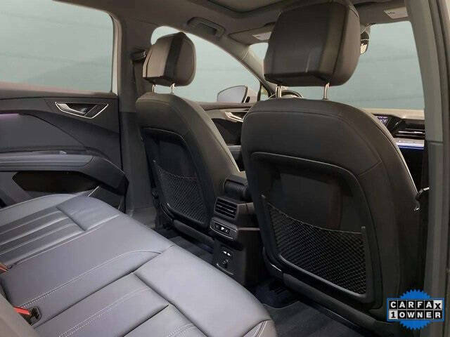 2024 Audi Q4 e-tron quattro Premium Plus 50