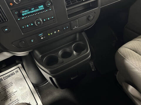 2025 Chevrolet Express LT 3500