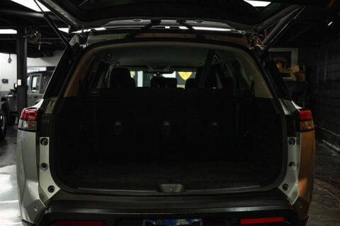 2023 Nissan Pathfinder SV