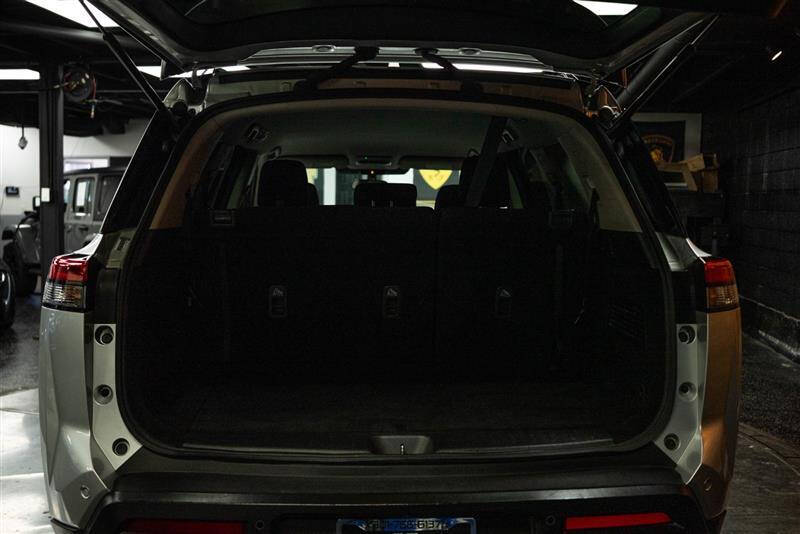 2023 Nissan Pathfinder SV