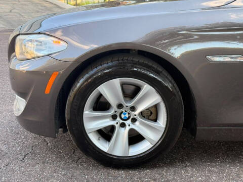 2012 BMW 5 Series 528i