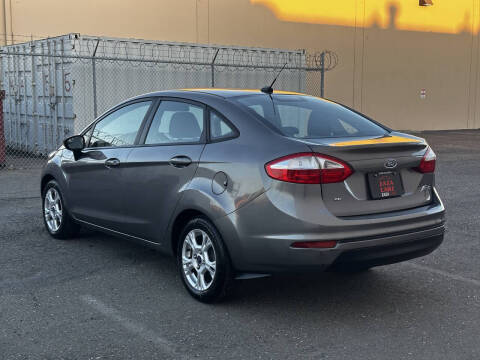 2014 Ford Fiesta SE