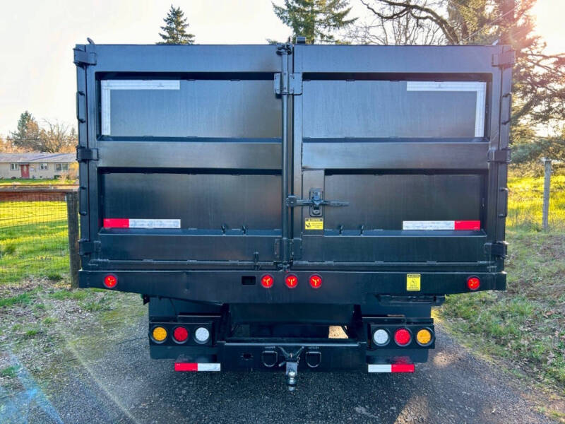 2017 Isuzu NRR