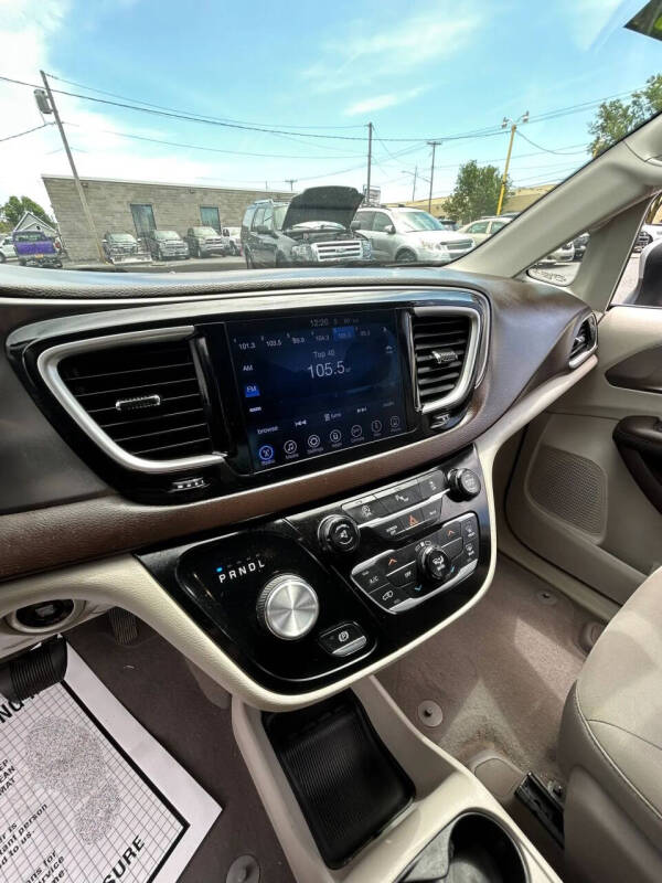 2017 Chrysler Pacifica Touring