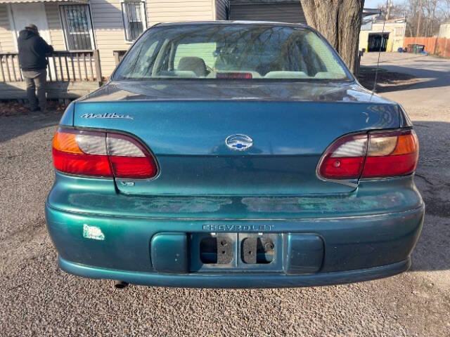 2002 Chevrolet Malibu Base photo 8