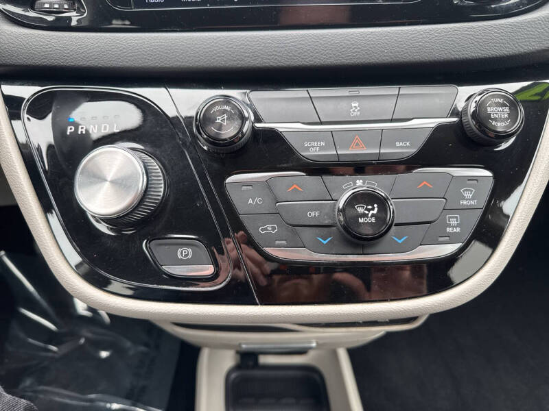 2017 Chrysler Pacifica Touring
