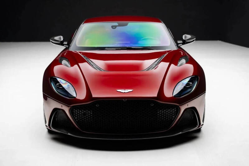 2023 Aston Martin DBS