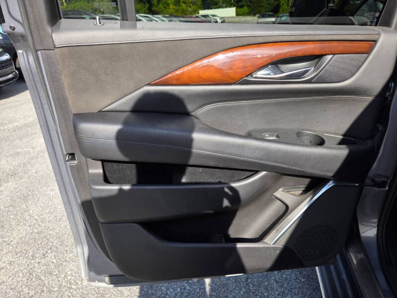 2018 Cadillac Escalade ESV Luxury