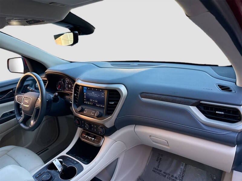 2022 GMC Acadia Denali