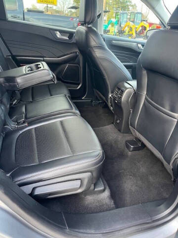 2021 Ford Escape Titanium