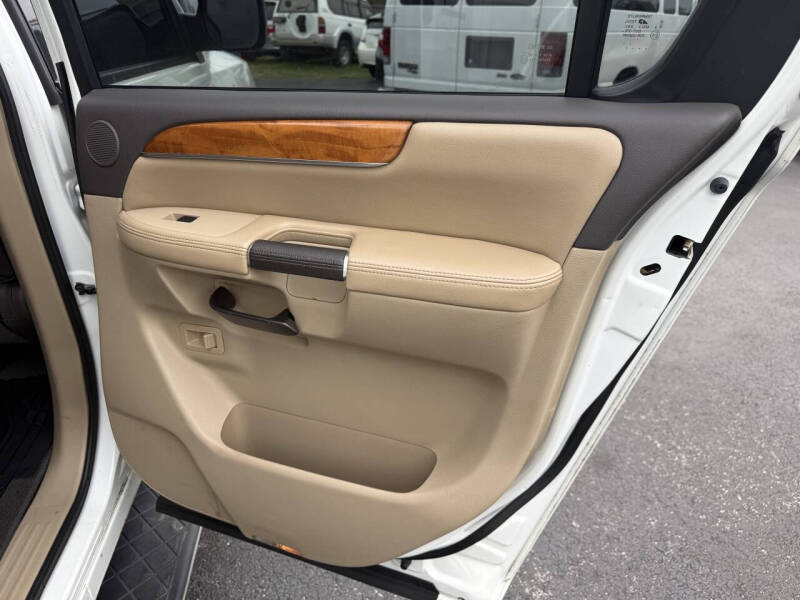 2013 Nissan Armada Platinum