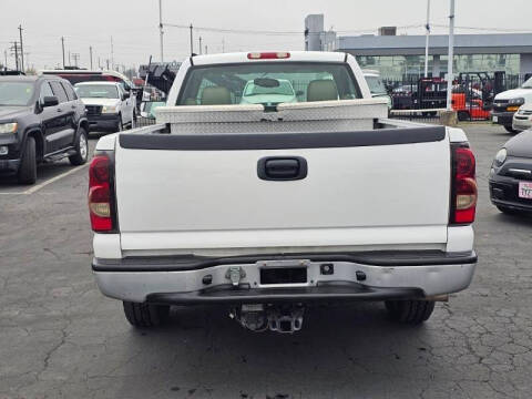 2004 Chevrolet Silverado 1500 Work Truck