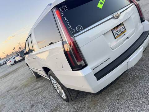 2017 Cadillac Escalade ESV Platinum