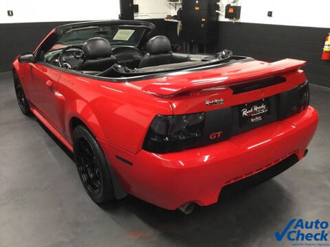 2004 Ford Mustang GT Deluxe
