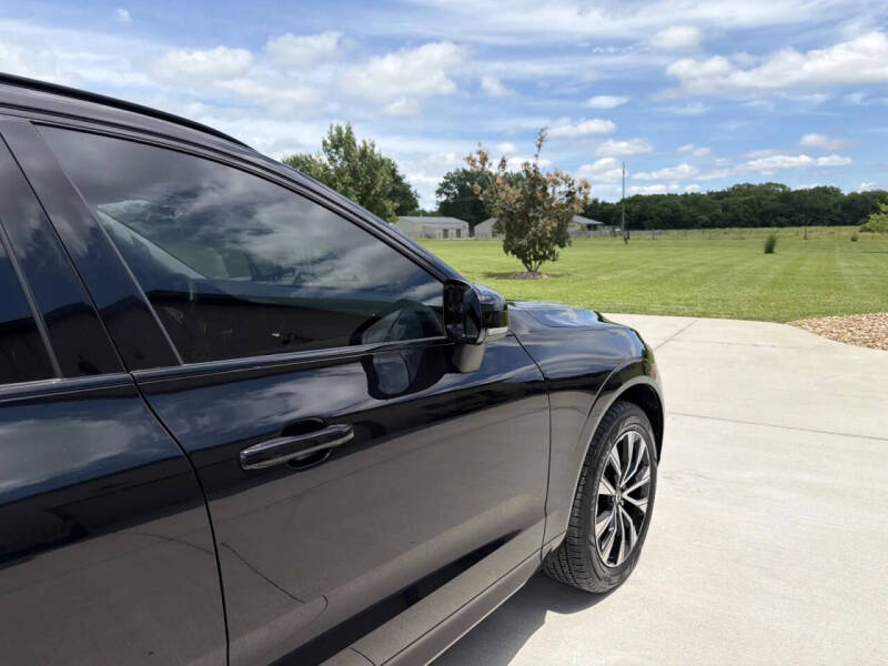2024 Volvo XC60 B5 Plus Dark Theme