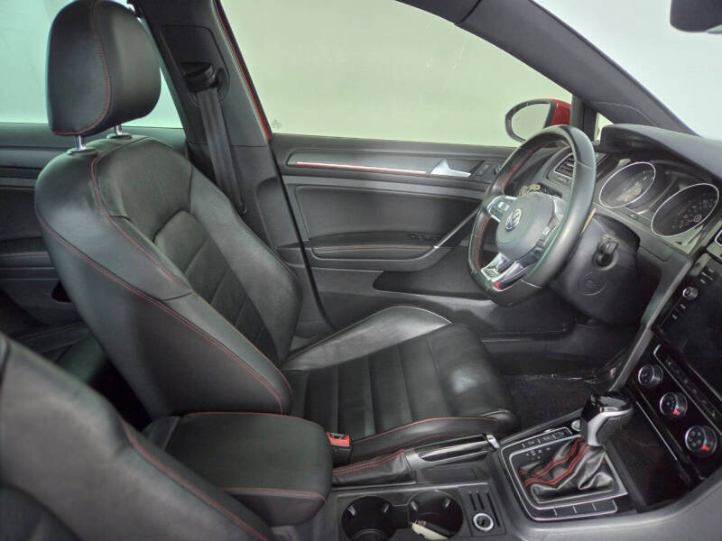 2020 Volkswagen Golf GTI SE