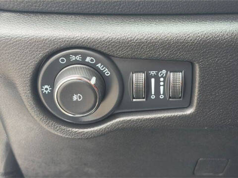 2024 Chrysler Pacifica Plug-In Hybrid Select