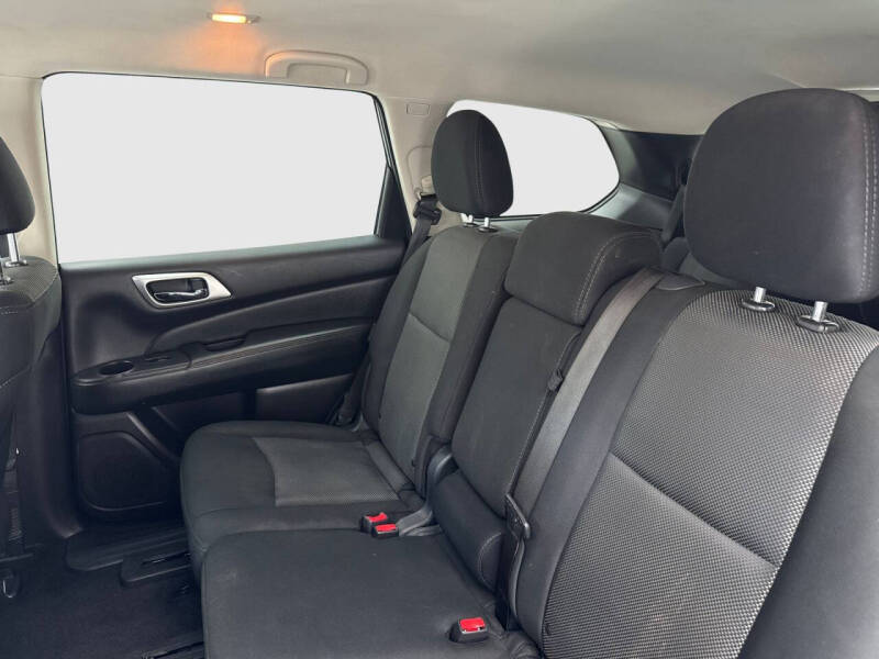 2020 Nissan Pathfinder SV