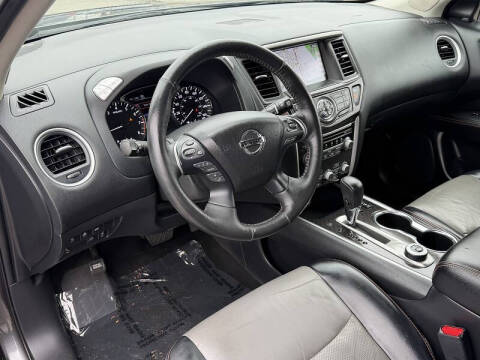 2019 Nissan Pathfinder SL