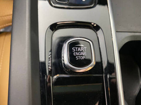 2022 Volvo XC60 B6 Inscription