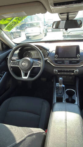 2023 Nissan Altima 2.5 SV