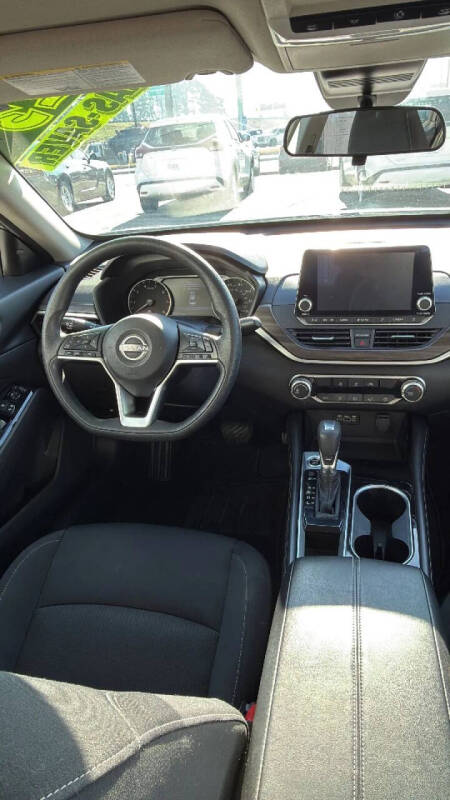 2023 Nissan Altima 2.5 SV