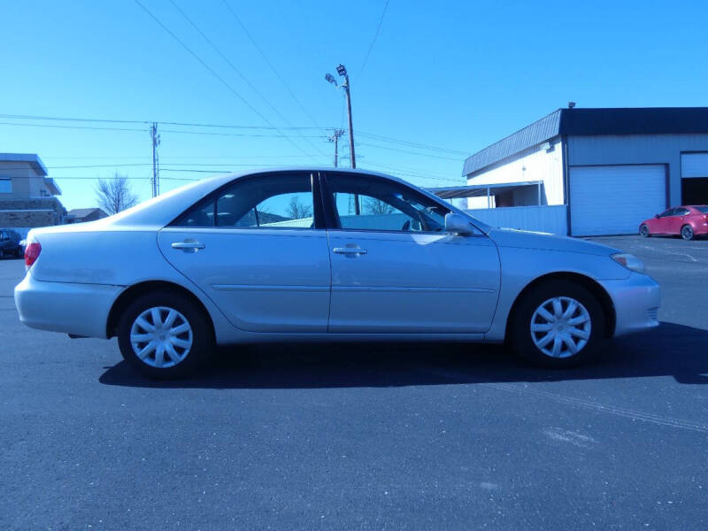 2005 Toyota Camry LE