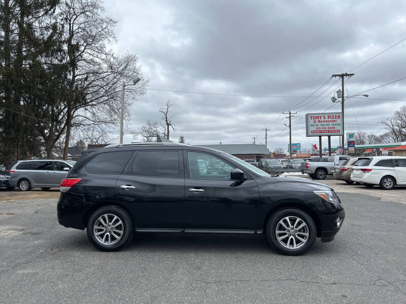2016 Nissan Pathfinder for sale at Chris Auto Sales in Springfield MA
